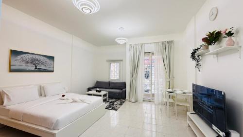 International City Apartment | U10 Luxury studio with balcony italy cluster international city