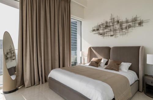 Dubai Marina Apartment | Ultimate Beachfront family home with panoram views!