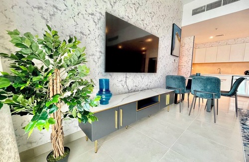 Dubai Apartment | Ultimate Luxury at Dubai Creek Waterfront