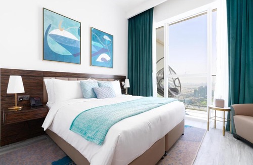 Al Sufouh 2 Apartment | Ultimate Stay - Avani Palm Burj-AlArab View from the pool