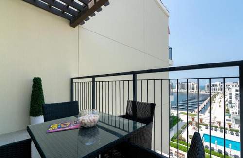 Dubai Apartment | Ultimate Stay Port de La Mer with Burj Khalifa Views from the Bed next to the Beach