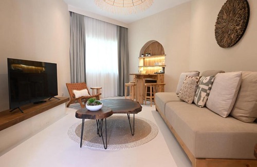 Umm al Quwain Hotel | Umm Al Quwain Beach Hotel