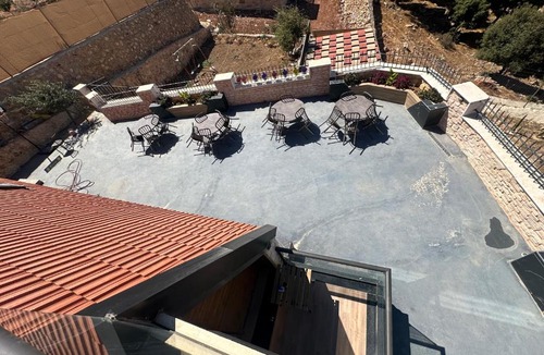 Suwailih Ski Chalet | Umm Aljulud Cottages 02