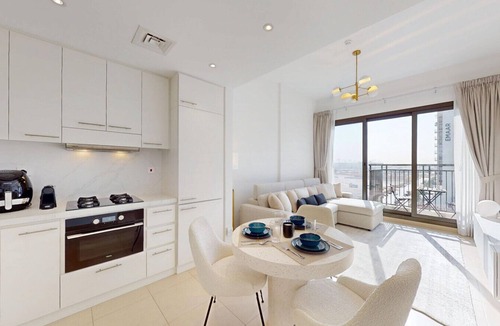 Dubai Apartment | UNA Tower - Peaceful One Bedroom in Townsquare