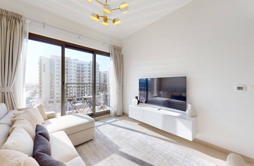 Dubai Apartment | UNA Tower - Peaceful One Bedroom in Townsquare