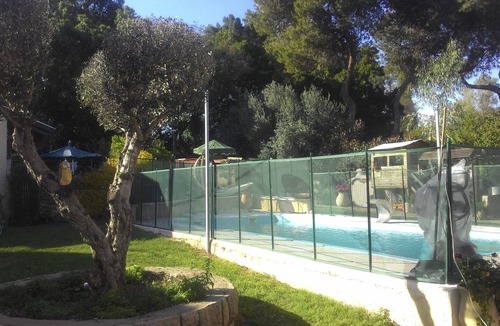 Aseret House | Under the fig tree- A beautiful separate unit with a private pool in Aseret.