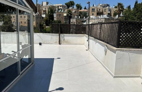 Kiryat Shmuel Apartment | Unique Penthouse With a Gorgeous Roof Top