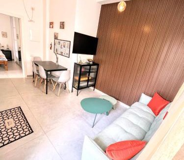 Tiberias House | Up the Hill