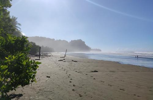 Uvita Hotel | Uvita Pirates Hostel