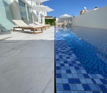 Eilat Cabin | Vacation unit in villa with heated pool and sauna יחידת נופש בוילה עם בריכה מחוממת