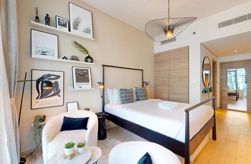 Dubai Marina Apartment | Vacationer Holiday Homes I Cosy Studio l Aesthetic Finishes l Prime Location in Dubai Marina