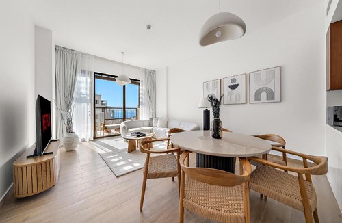 Dubai Apartment | VayK - Modern 2BR with Stunning Sea View in Port de La Mer