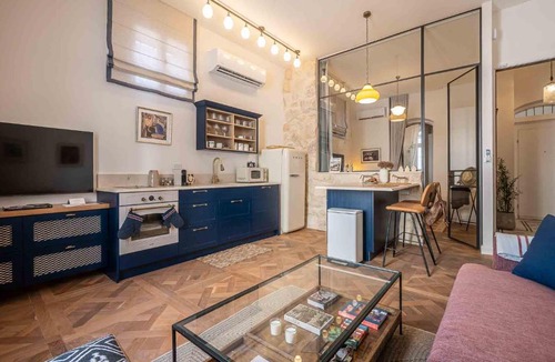 Jaffa Apartment | VELLER Shemaiah Apt #4