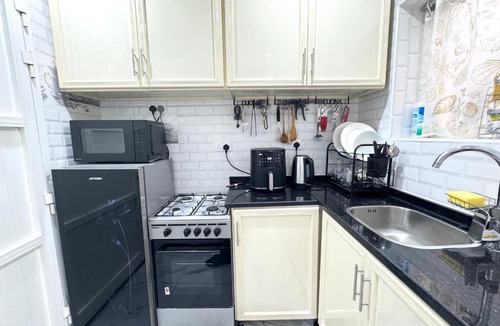 Abu Dhabi City Center Apartment | Velmora Villas Room 12