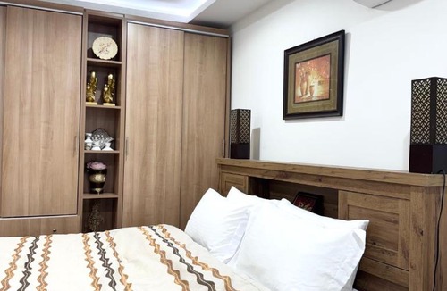 Abu Dhabi City Center Apartment | Velmora Villas Room 12