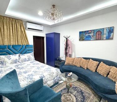 Abu Dhabi City Center Apartment | Velmora Villas room 14