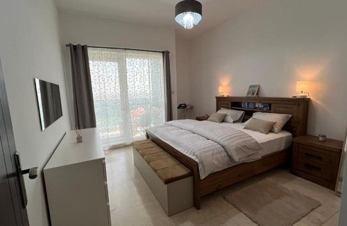 Business Bay Apartment | Venetian - Stay in Business Bay near Burj Khalifa views
