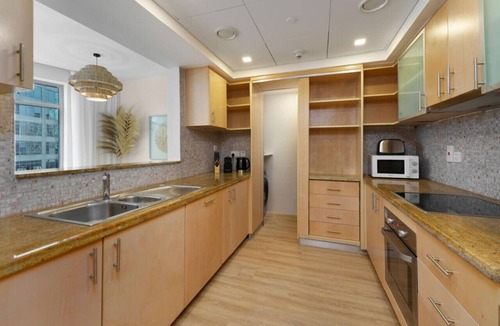 Dubai Marina Apartment | Vibrant Dubai Marina Living by Suiteable
