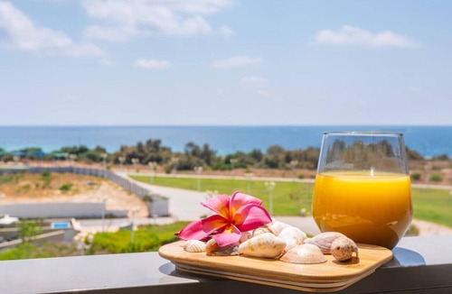 Nahariya Apartment | Vibrant Seaside Stay with Balcony