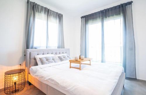 Nahariya Apartment | Vibrant Seaside Stay with Balcony