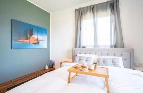 Nahariya Apartment | Vibrant Seaside Stay with Balcony