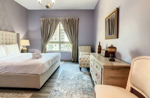 The Greens Apartment | Vibrant Two Bedroom in The Greens