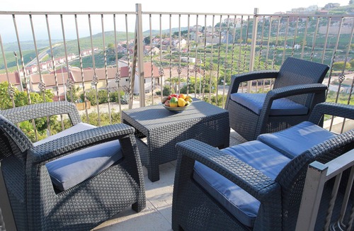 Nof Kinneret Apartment | VILLA apt; PANORAMA VIEW - SEA OF GALILEE; 30 min to all attractions; for family