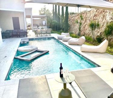 Kefar Hananya Villa | Villa Casa Blanca