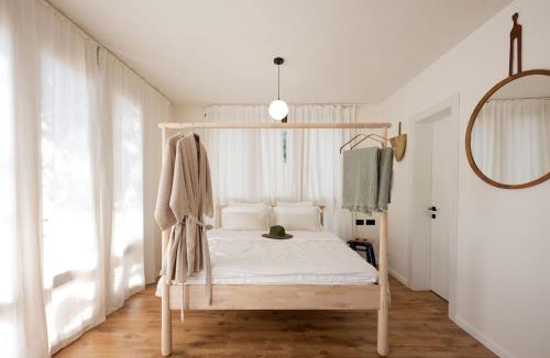 Ein Hod Artists Village Apartment | Villa Hod Couples Suite with Hot Tub