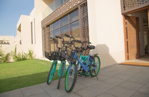 Muscat Villa | Villa Lagoon & Mountain View