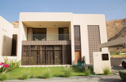 Muscat Villa | Villa Lagoon & Mountain View