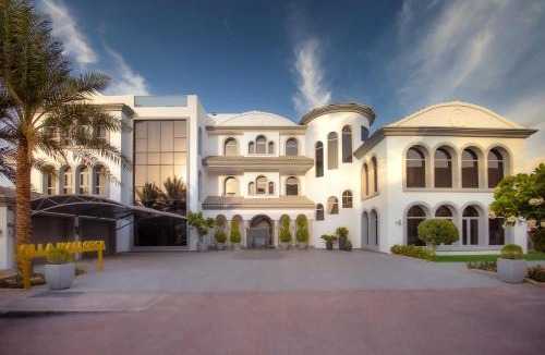 Palm Jumeirah Villa | Villa Mallorca - Exclusive 8-Bedroom Villa By Luxury Explorers Collection