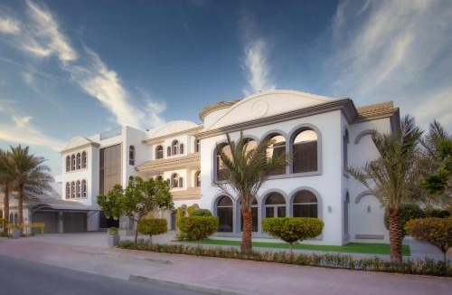 Palm Jumeirah Villa | Villa Mallorca - Exclusive 8-Bedroom Villa By Luxury Explorers Collection