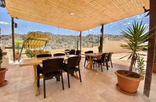 Amman Apartment | Villa Mira Guesthouse 1 - Downtown Central Amman - AL DIYRIH