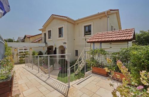 Galil Tachton Villa | Villa Netofa (Kosher)
