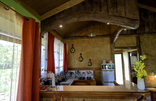 La Fortuna Villa | Villa Rústica Arenal: With Free Sloths Territory Pass!