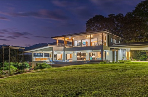 Portalon House | Villa Serenity, 4-bedroom luxury ocean view with Pool and Trails Near Dominical