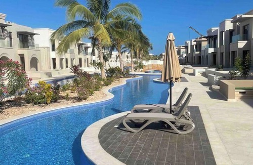 Salalah Villa | Villa - Sleeps 2 - Pool - Parking