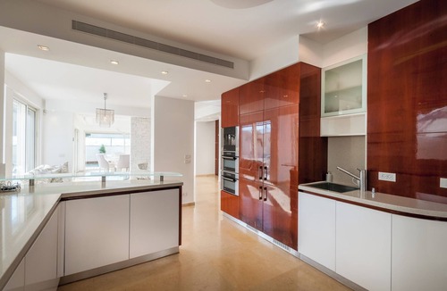 Herzliya Pituach House | Villa with Pool - Next the Beach