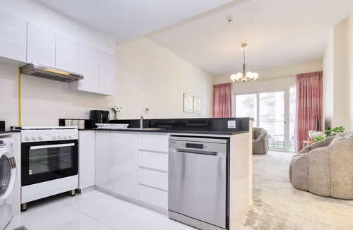 Dubai Apartment | Viridis Living | Chic and Spacious 1BR