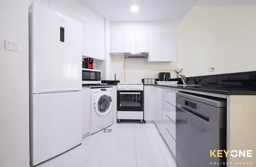 Dubai Apartment | Viridis Living | Chic and Spacious 1BR