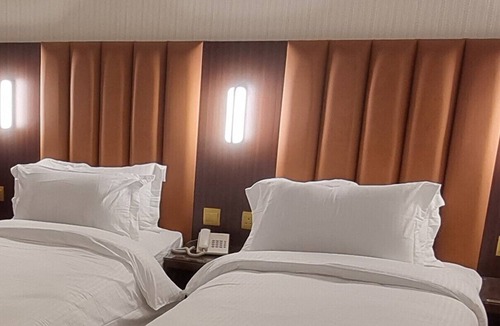 Al Mankhool Hotel | Vista City Hotel