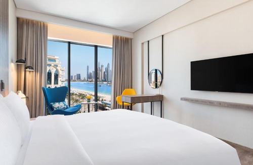 Palm Jumeirah Hotel | voco Dubai The Palm by IHG