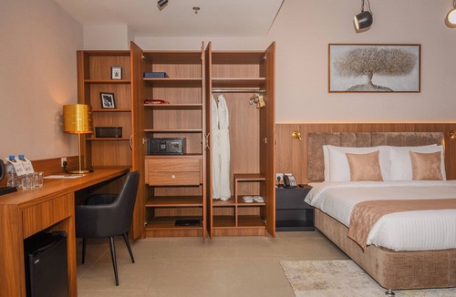 Academic City Hotel | VOGO Grand Hotel formerly Best Western Plus Academic City