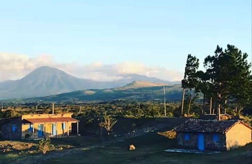La Cruz House | Volcanic Stone House | Near River & Wildlife