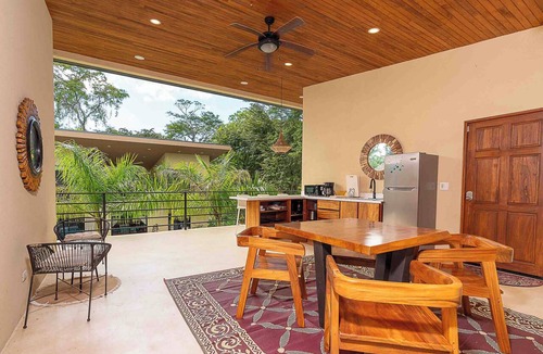 Palm Beach Estates Apartment | Walk to beach, 2BR/2BA, Apartment, pool, parking, outdoor kitchen