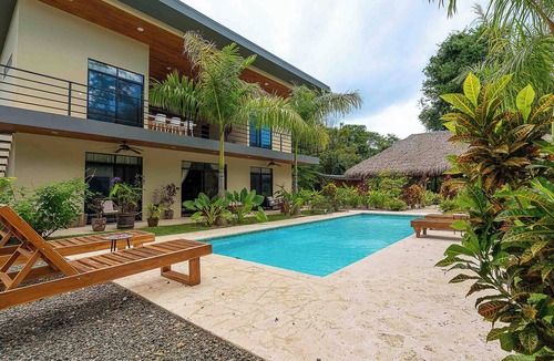 Palm Beach Estates Apartment | Walk to beach, 2BR/2BA, Apartment, pool, parking, outdoor kitchen