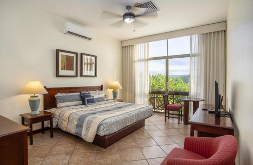 Panama Beach Villa | Wisdom House Vibrant Paradise at Villa Sol Resort