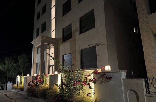 Suwailih Apartment | with a scenic view 3-bedroom apartment in peaceful Mahis with many amenities
