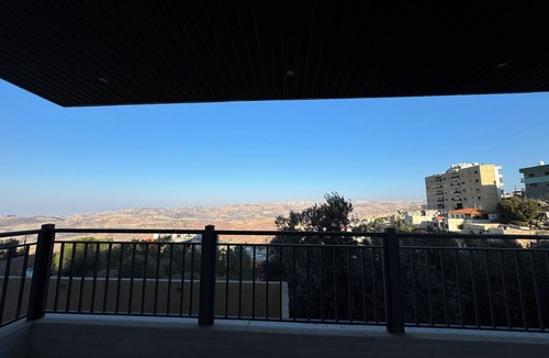 Suwailih Apartment | with a scenic view 3-bedroom apartment in peaceful Mahis with many amenities